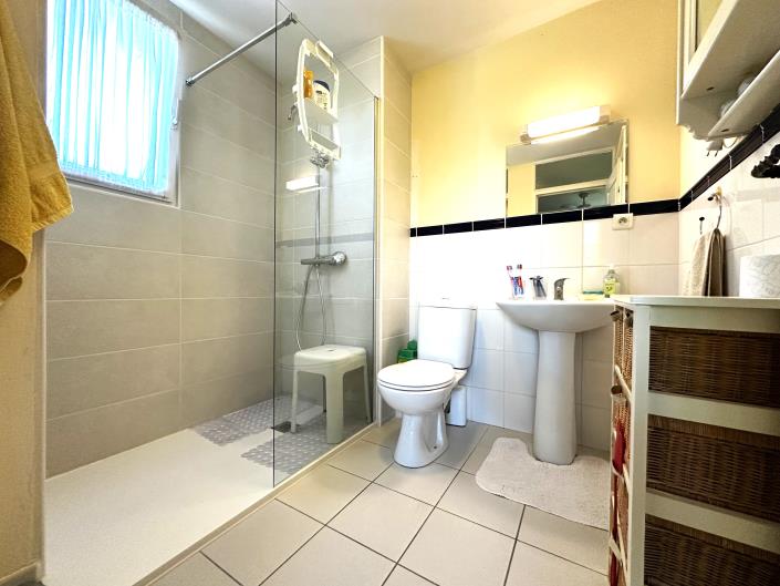 Image No.9-2 Bed Villa / Detached for sale