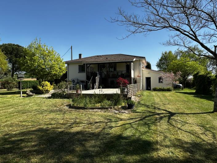 Image No.21-2 Bed Villa / Detached for sale