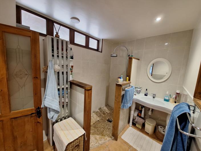 Image No.8-3 Bed Country House for sale