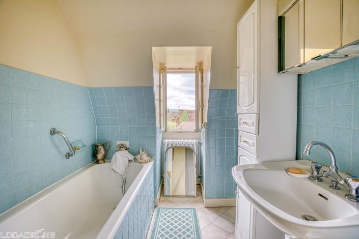 Image No.12-4 Bed Chateaux for sale