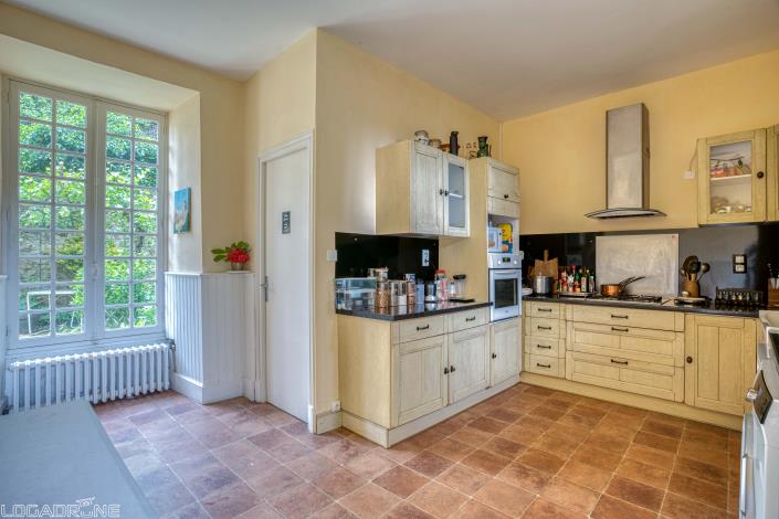 Image No.8-4 Bed Chateaux for sale