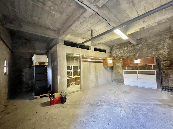 Image No.23-4 Bed Chateaux for sale