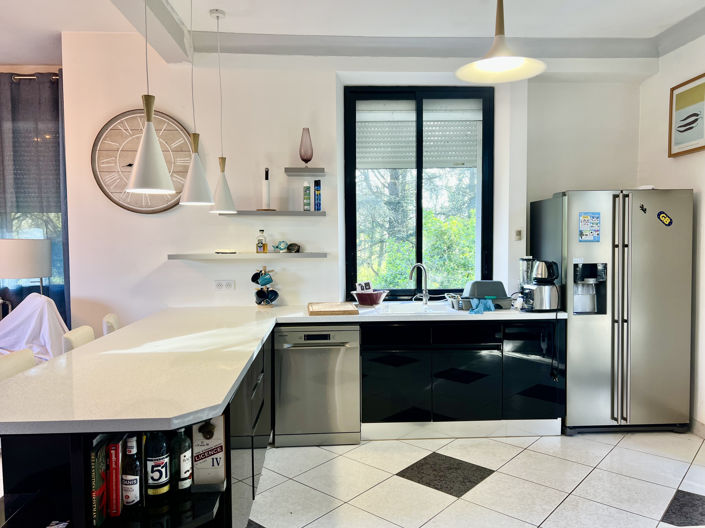 Image No.13-5 Bed House for sale