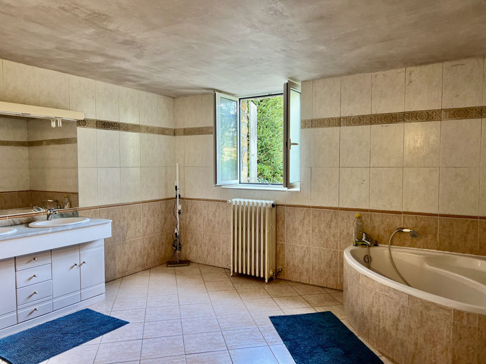 Image No.25-5 Bed House for sale