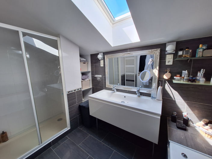 Image No.12-8 Bed House for sale