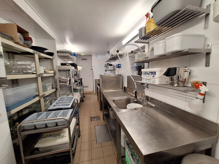 Image No.24-8 Bed House for sale