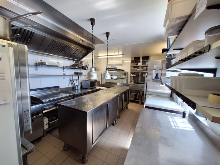 Image No.25-8 Bed House for sale