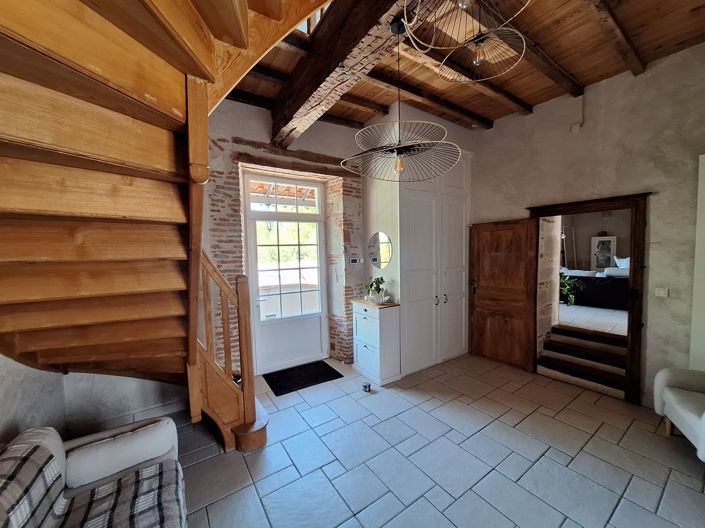 Image No.5-8 Bed House for sale