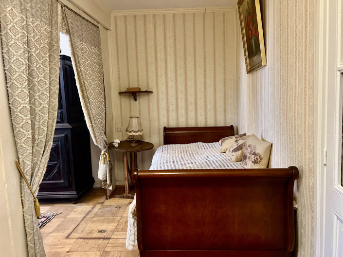 Image No.7-5 Bed House for sale