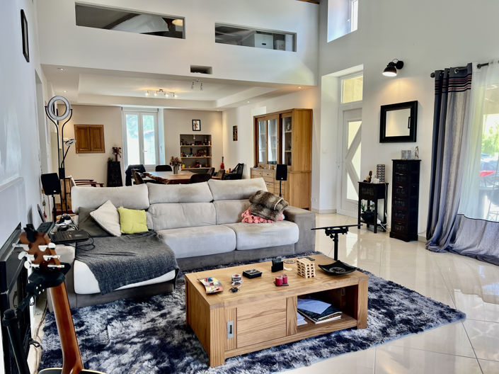 Image No.5-5 Bed House for sale