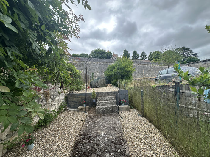 Image No.10-1 Bed House for sale