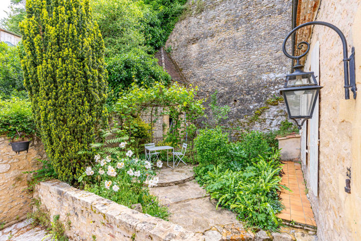 Image No.2-4 Bed House for sale