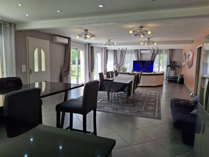 Image No.5-7 Bed House for sale