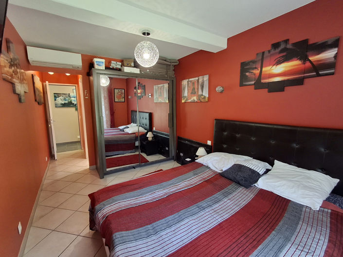 Image No.9-7 Bed House for sale