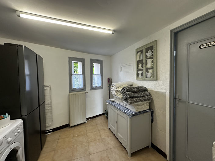 Image No.8-3 Bed House for sale