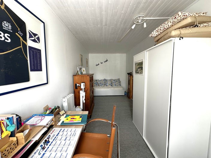 Image No.10-3 Bed House for sale