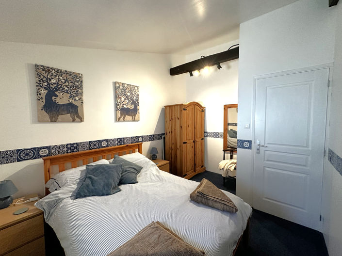 Image No.11-3 Bed House for sale