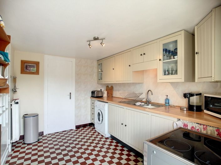 Image No.10-3 Bed House for sale