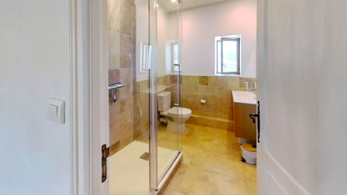 Image No.15-5 Bed House for sale