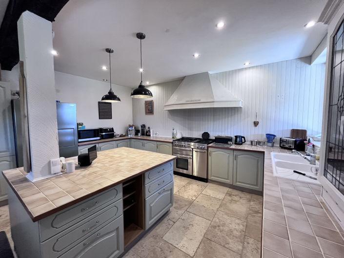 Image No.3-5 Bed House for sale