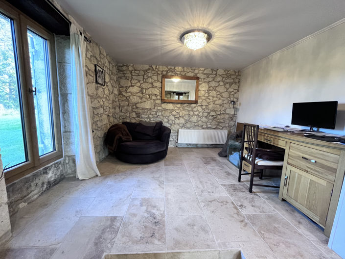 Image No.10-5 Bed House for sale