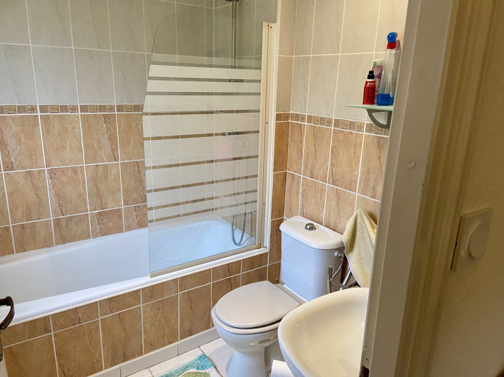 Image No.11-3 Bed House for sale