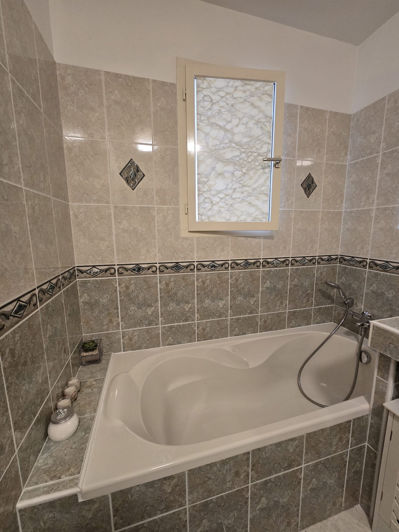 Image No.25-4 Bed House for sale