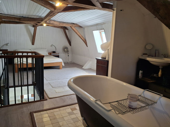 Image No.21-8 Bed House for sale