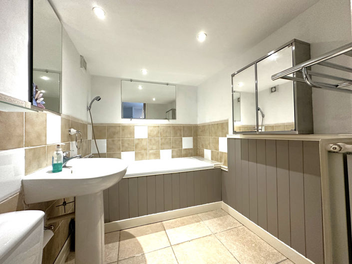 Image No.22-8 Bed House for sale