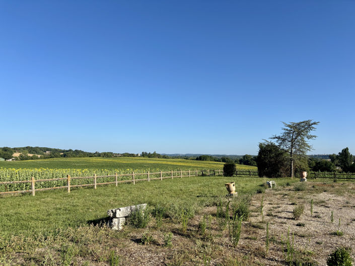 Image No.10-3 Bed House for sale