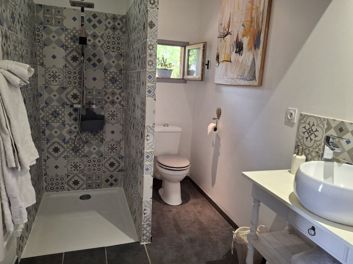 Image No.10-8 Bed House for sale