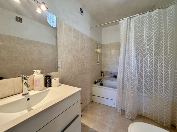 Image No.12-4 Bed House for sale