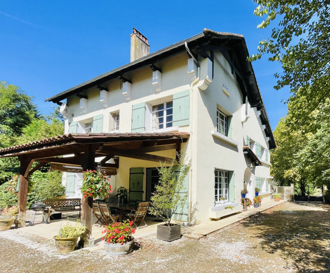 Image No.1-5 Bed House for sale
