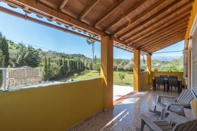 YPIS2731_8_Porch