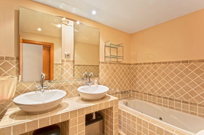 Image No.18-3 Bed Apartment for sale