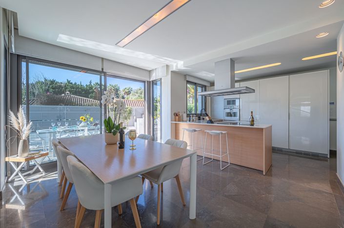 Image No.9-Villa de 4 chambres à vendre à Marbella