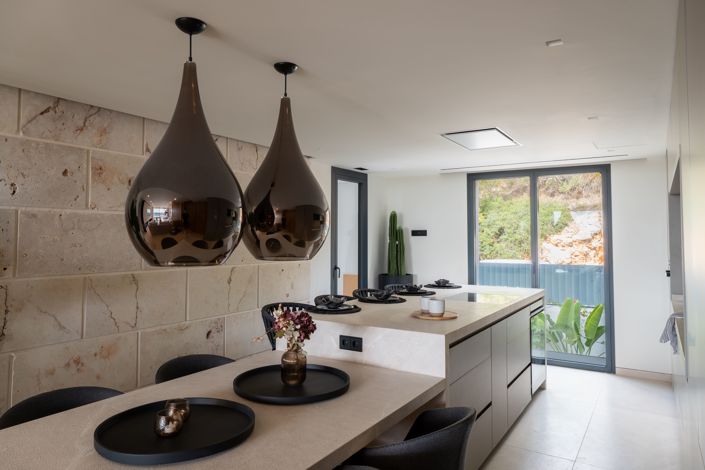 Image No.24-4 Bed Apartment for sale