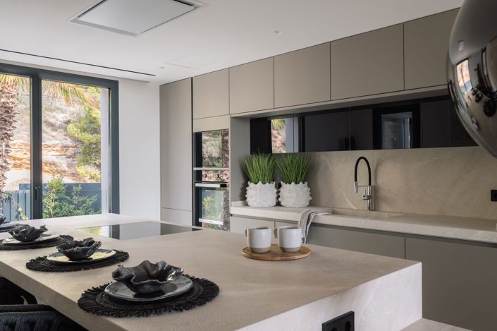 Image No.25-4 Bed Apartment for sale