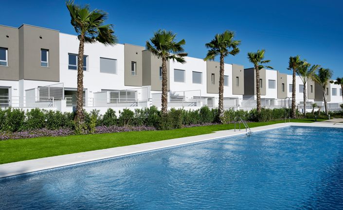 Image No.11-3 Bed Townhouse for sale