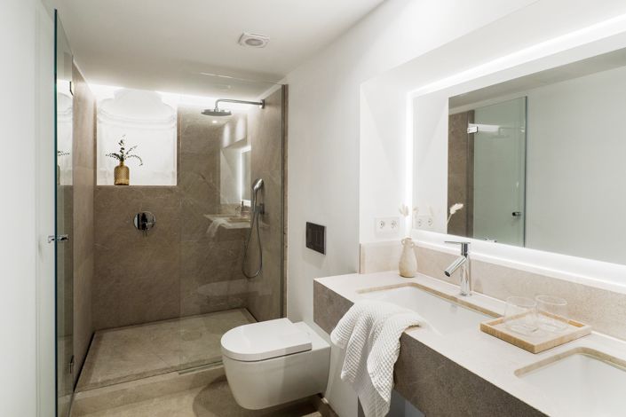 Image No.13-2 Bed House for sale