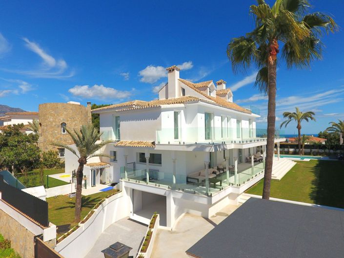 Image No.1-8 Bed Villa for sale