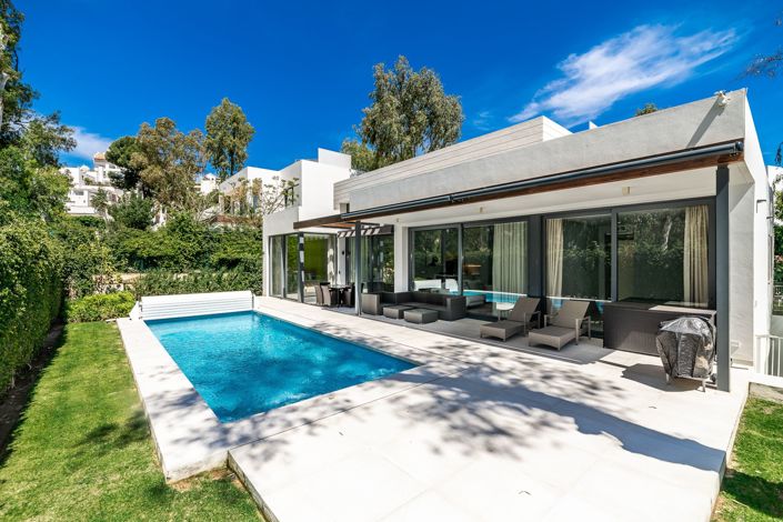 Image No.2-4 Bed Villa for sale