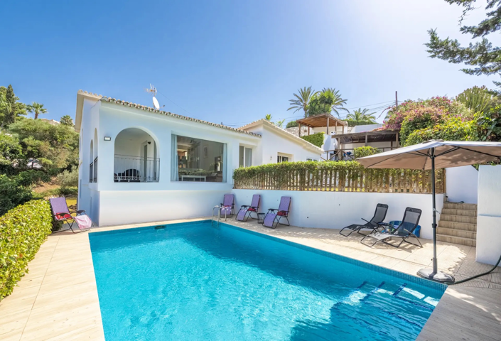 Image No.1-4 Bed Villa for sale