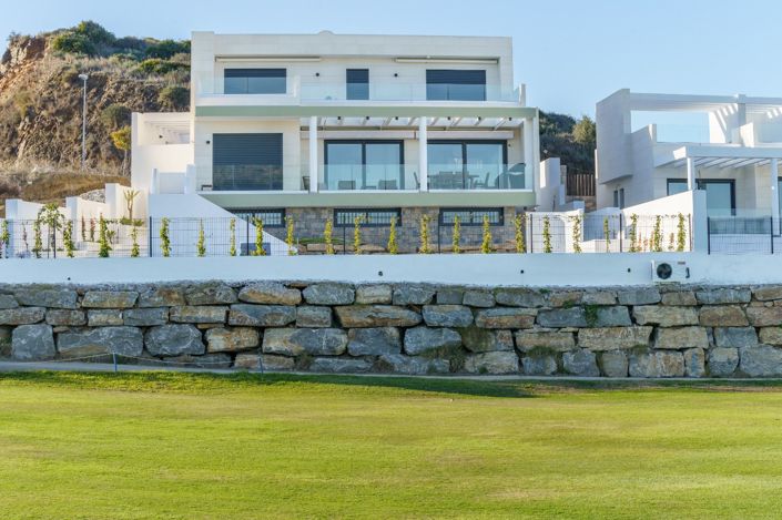 Image No.1-3 Bed Villa for sale