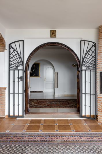 Image No.10-13 Bed Villa for sale