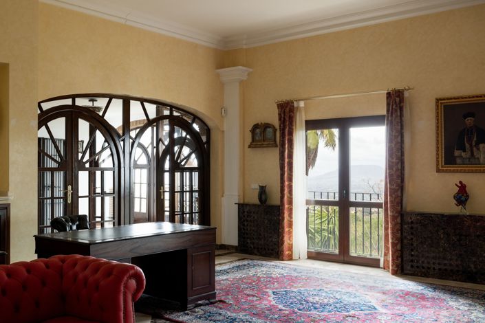 Image No.16-13 Bed Villa for sale