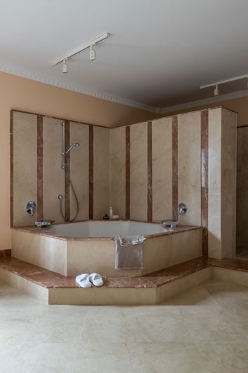 Image No.26-13 Bed Villa for sale