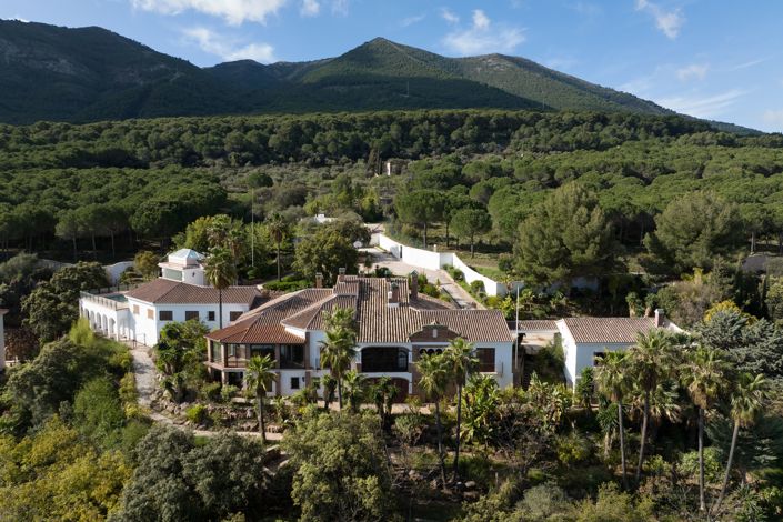 Image No.3-13 Bed Villa for sale