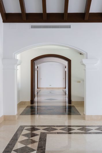 Image No.29-10 Bed Villa for sale