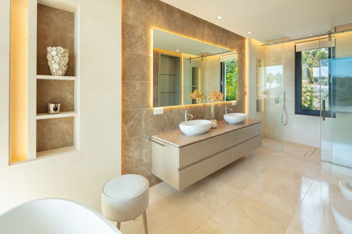 Image No.21-6 Bed Villa for sale